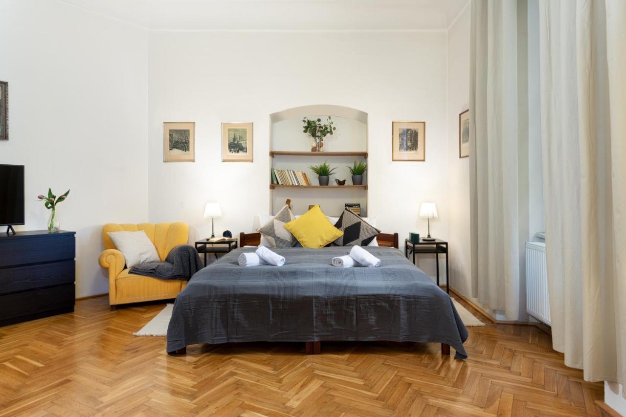 Classy Apartments Charles Bridge Praga Exterior foto