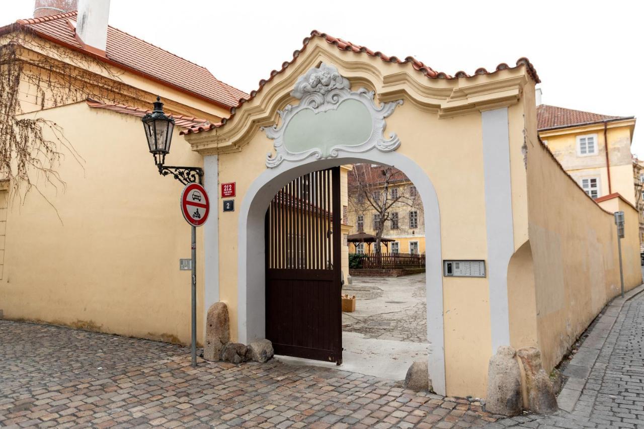 Classy Apartments Charles Bridge Praga Exterior foto